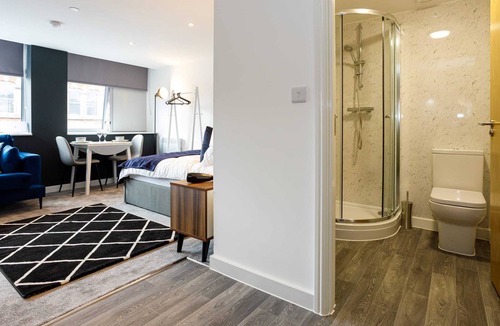 Stoke-on-Trent Apartment | Stoke-on-Trent Studio - Central Location