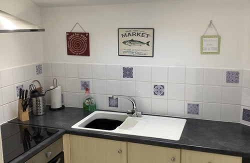 Stokeinteignhead Apartment | Stokeinteignhead - 2 Bedroom Apartment - Pet Friendly