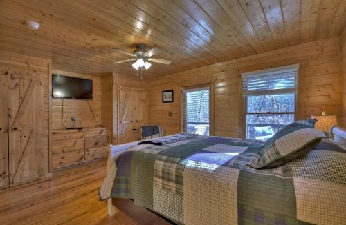 McCaysville House | Stokes Haven - Fireplace Hot Tub - Pet Friendly