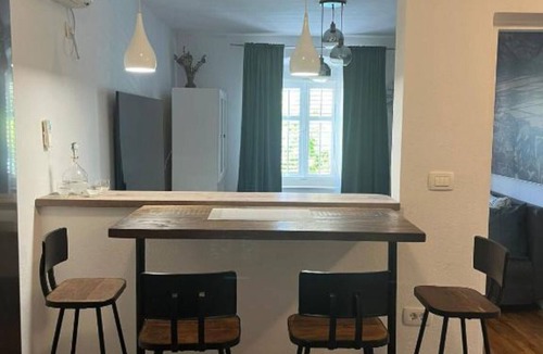 Kobas Apartment | Ston Heritage Apartment with City view
