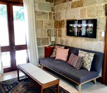 Cammeray Villa | Stone 1Bedroom Cottage