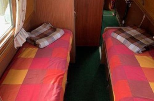 Stone House | Stone - Boat - Sleeps 4 - Pet Friendly - 85ws