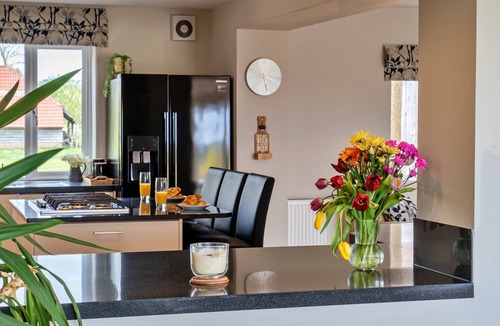 Lympsham Ski Chalet | Stone Bow Farmhouse