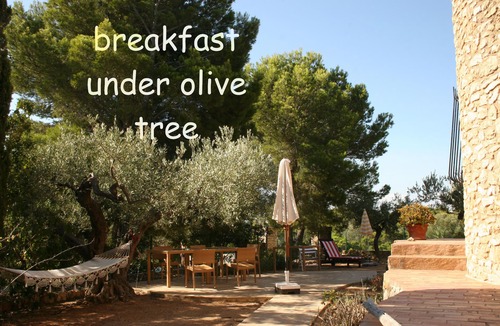 Costa Dorada Villa | stone built villa 150m from the beach, in the green, far away from mass tourism: