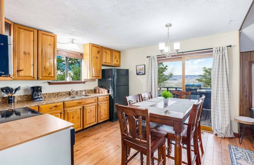 Ridgeway Cabin | Stone chalet w/views & hot tub