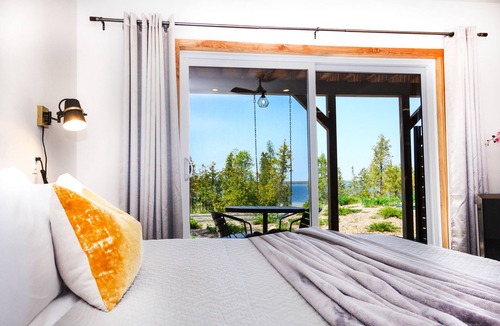 Tobermory Bed & Breakfast | Stone Cove Waterfront Adults Only B&B