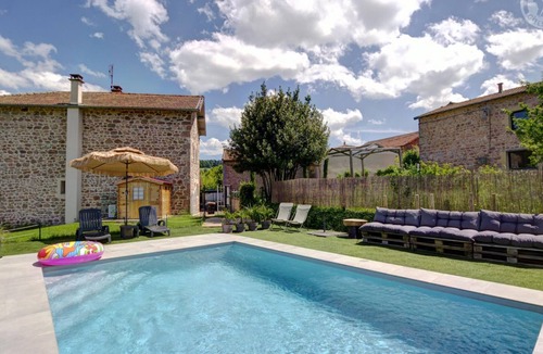 Belmont-de-la-Loire Cottage | Stone cottage with shared pool