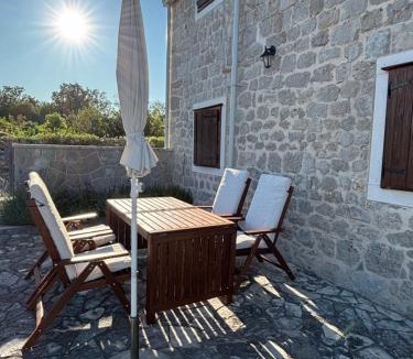Central Dalmatia Apartment | Stone cottage Aria