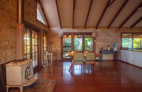 Possum Brush Apartment | Stone Cottage