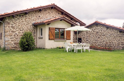 Sauvain Cottage | Stone cottage for 6 with fireplace in Sauvain