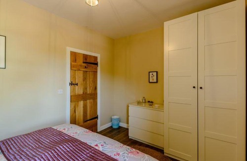 Bromlow House | Stone Cottage