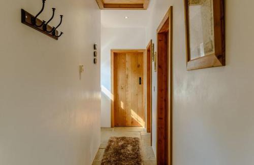 Bromlow House | Stone Cottage