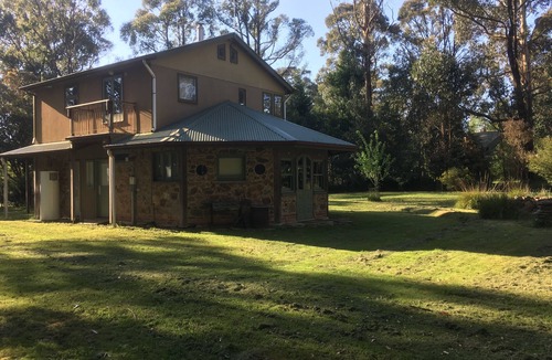 Kinglake House | Stone Cottage Retreat Kinglake