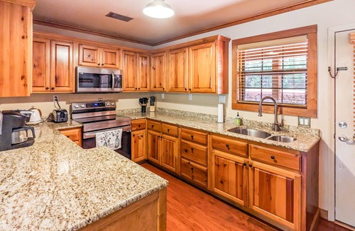 Pleasant Grove Cabin | Stone Cottage - with OPTIONAL Hot Tub