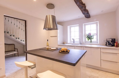Gondrin House | Stone cottage with swimming pool - King size beds & Pyrenees views