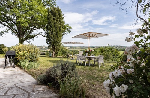 Gondrin House | Stone cottage with swimming pool - King size beds & Pyrenees views