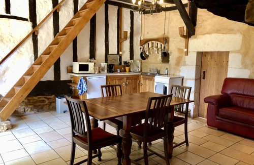 Villamblard Cottage | Stone Cottages in Peaceful, Rural Setting