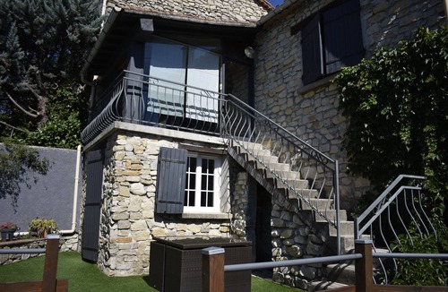 Moules-et-Baucels House | stone country house