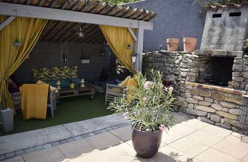 Moules-et-Baucels House | stone country house