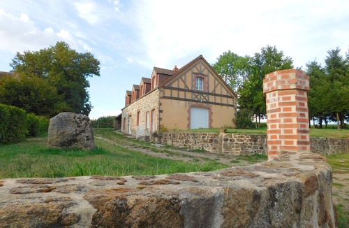Louge-sur-Maire House | Stone country house 142 m2