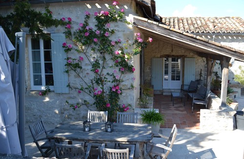 Monflanquin House | Stone country house