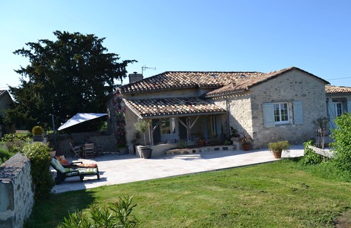 Monflanquin House | Stone country house