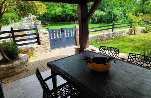 Saint-Remy House | Stone country house