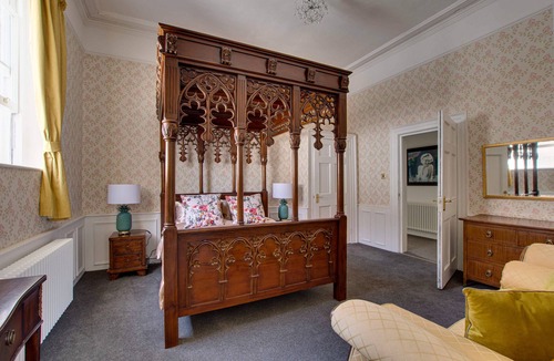 Maidstone House | Stone Court House