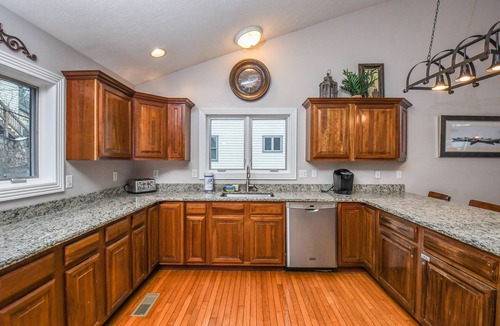Thayerville House | Stone Crest | Centrally Located, Fire Pit!