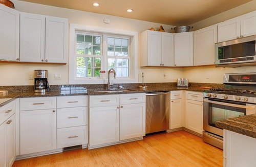 Town of Milo Cottage | Stone Crest - Magnificent Luxury Lake Home 5 Minutes From Penn Yan