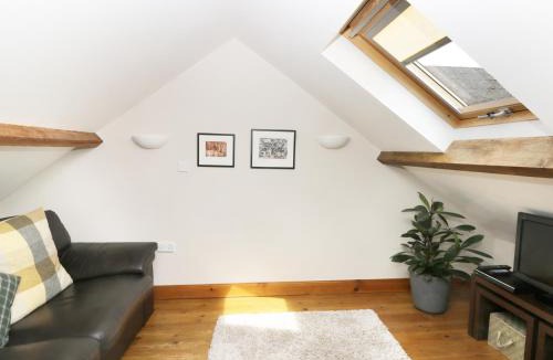 Spaunton House | Stone Cross