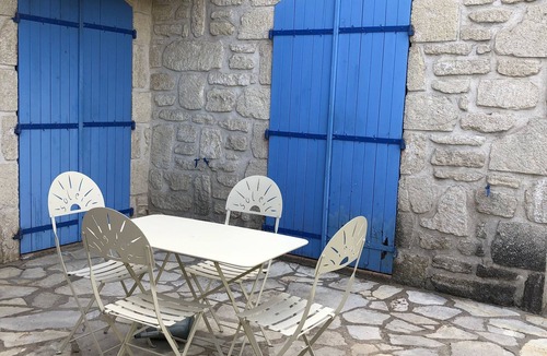 Thezan-les-Beziers House | Stone family villa