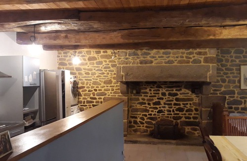 Roz-sur-Couesnon House | Stone family home (sleeps 9 to 11)