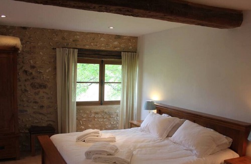 Saint-Leon-sur-l'Isle House | Stone farmhouse, fully equipped, secluded location with private swimming pool in Dordogne