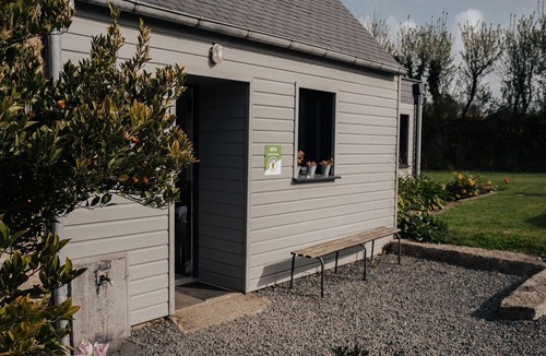 Trelevern House | Stone farmhouse for 10 people with heated swimming pool