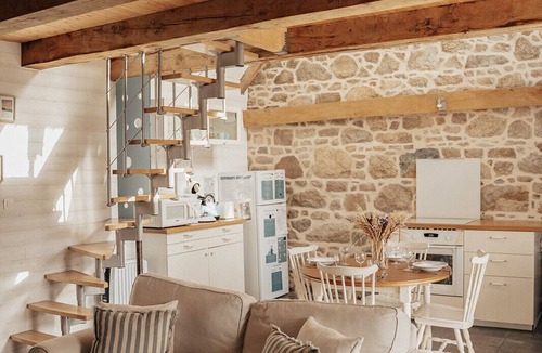 Trelevern House | Stone farmhouse for 4 people with heated swimming pool