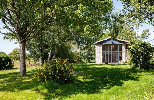 Saint-Martin-du-Fouilloux Cottage | Stone barn cottage