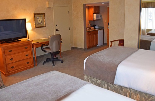 Orillia Hotel | Stone Gate Inn