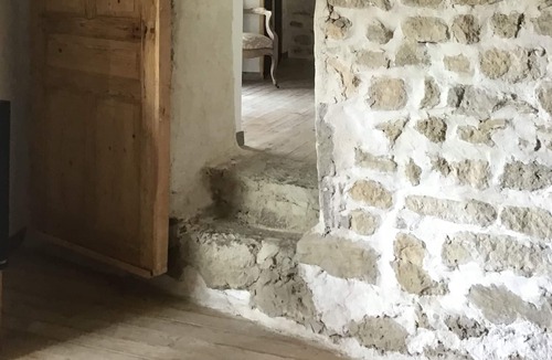 Chantemerle-les-Grignan House | stone house