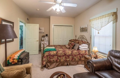 Hermann Bed & Breakfast | Stone Haus Bed & Breakfast