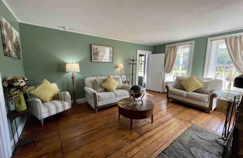 Chester Bed & Breakfast | Stone Hearth Inn and Eatery