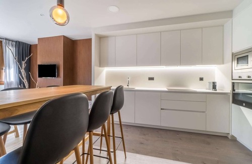 Benasque Apartment | Stone Home in Benasque near Scenic Lake