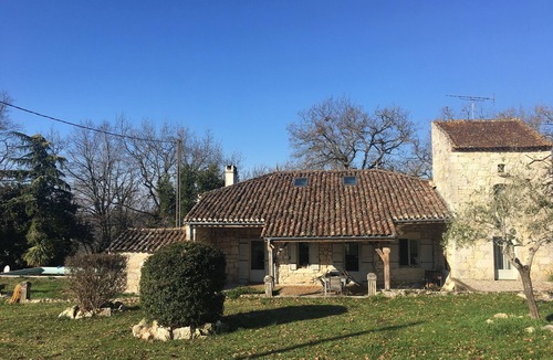 Saint-Caprais-de-Lerm House | Stone house with swimming pool
