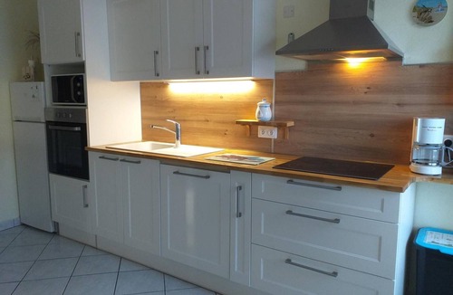 Sainte-Marie-du-Mont Cottage | Stone house near Utah Beach