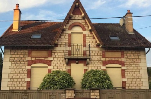 Nuits-Saint-Georges House | Stone house with swimming pool in the heart of the Burgundy vineyards