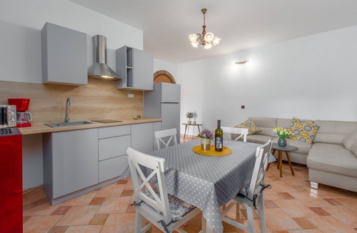 Funtana House | Stone house Graziella with private garden in Funtana