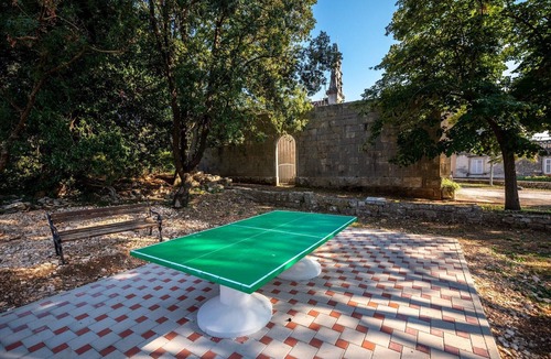 Zrnovo Apartment | Stone House Harmony -Studio Apartment with Patio and Garden View (2)
