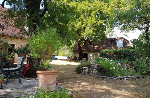 Sarrazac House | Stone house in the forest – Pool & quiet