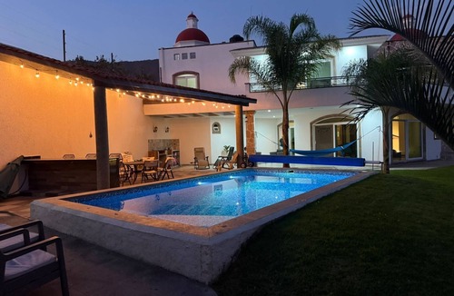 Sin Nombre House | STONE HOUSE LAKE
