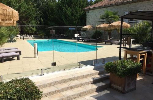Mauroux House | Stone house, large 16.5x5-m private pool